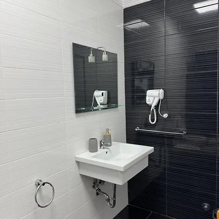 Apartment Denny's Center