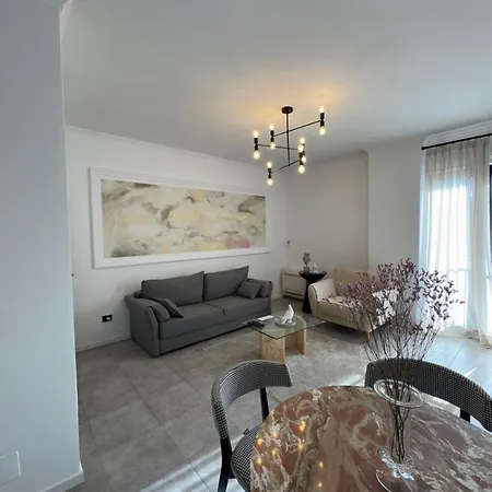Apartment Denny's Center Tirana