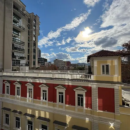 Apartment Dennys Center Tirana